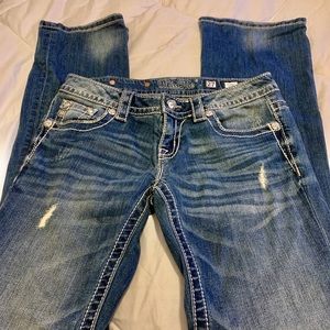Miss Me Jeans sz 27 boot cut w new tank top.